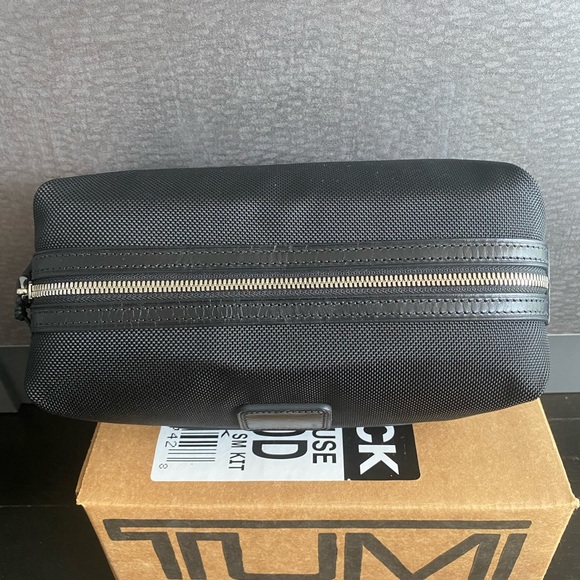 NWT Tumi toiletry kit - Picture 2 of 6